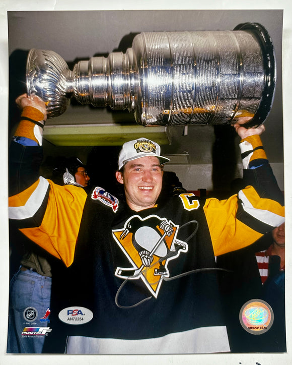 Mario Lemieux Signed Pittsburgh Penguins Stanley Cup 8X10 Photo With PSA/DNA COA