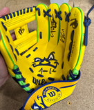 2025 Savannah Bananas Team Signed Youth Official Glove Cole Olson Oberst 30+ Sig