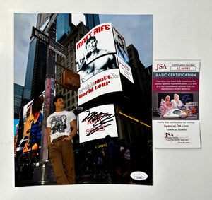 Descriptive image text